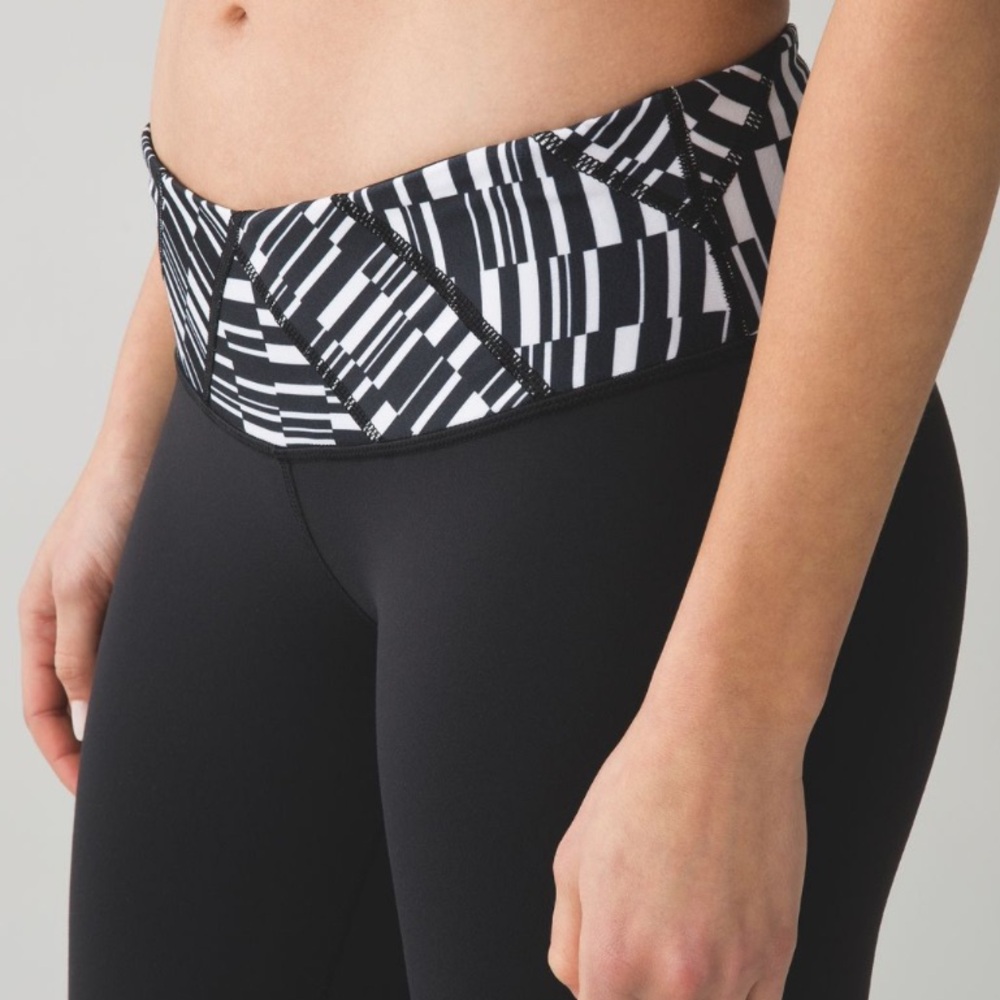 Lululemon Wunder Under Crop III